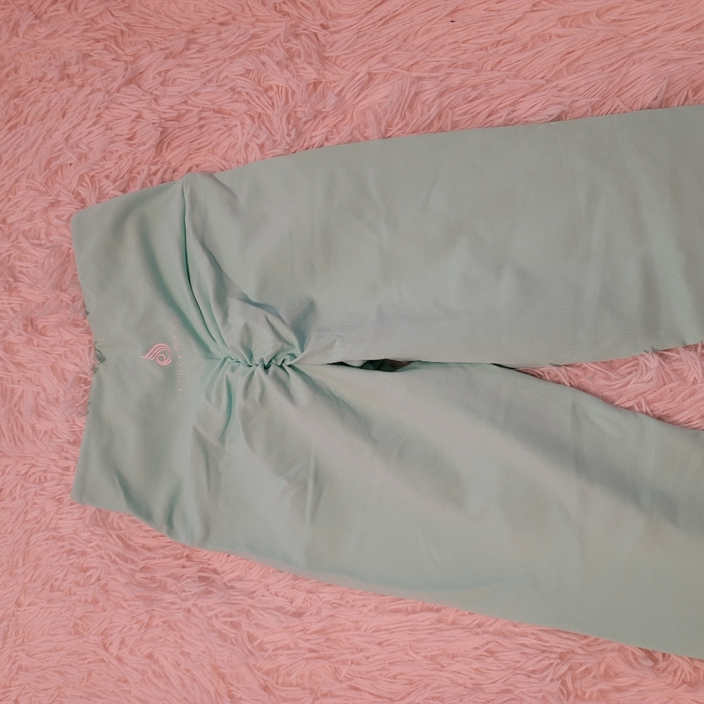 Ryderwear scrunch bum leggings